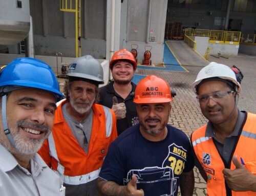 Serviço de acompanhamento de içamento, verticalização e posicionamento de tanques